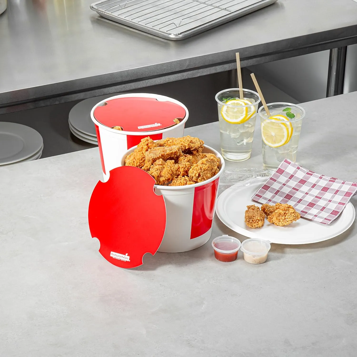 Bio Tek 85 Ounce Chicken Buckets With Lids, 25 Greaseproof Paper Disposable Buckets - Vented Lids, Freezable, Red And White, For Restaurants And Cafes