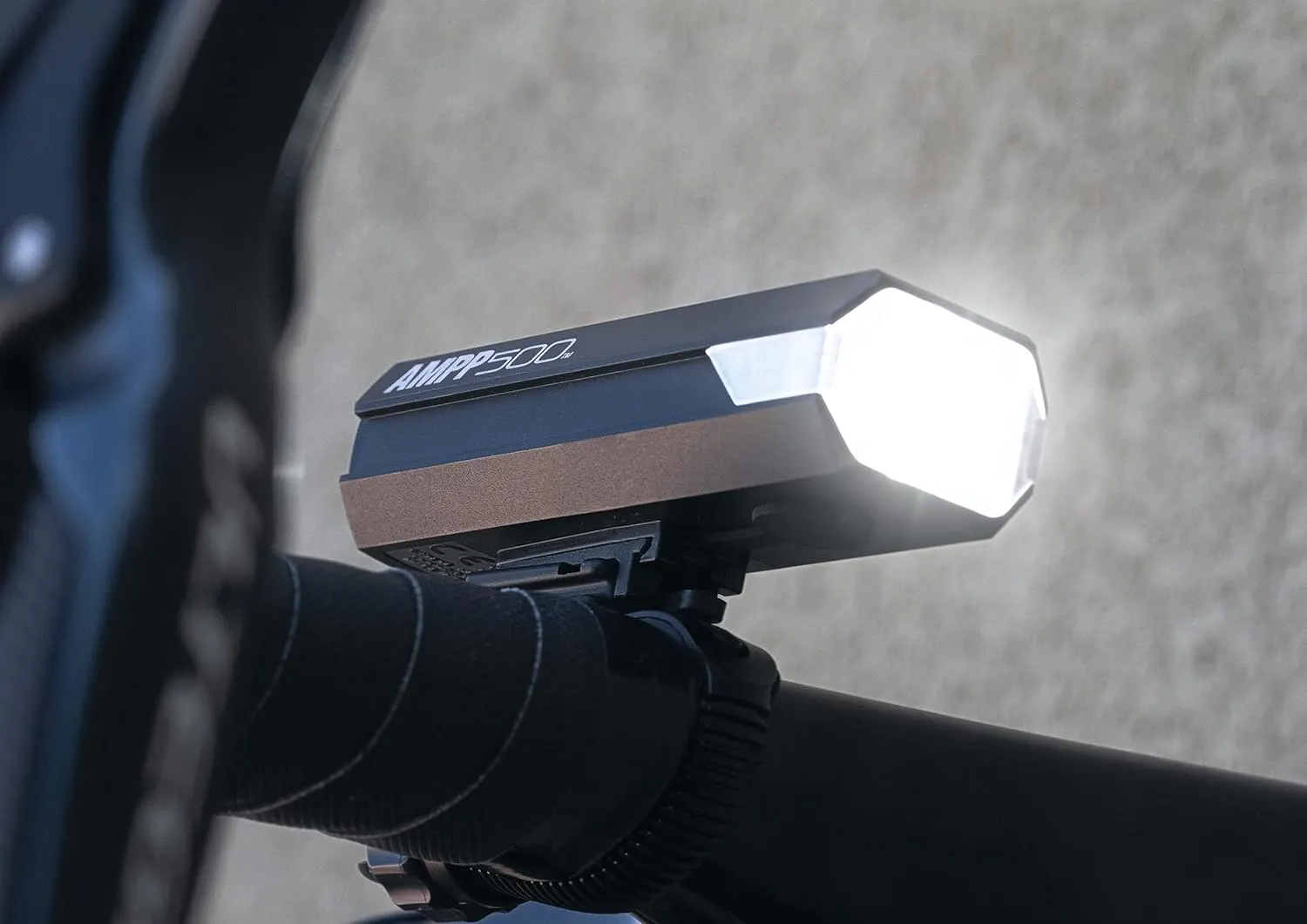 CATEYE - AMPP Rechargeable Headlight and ViZ USB Rechargeable Daytime Safety Light Combo Kit