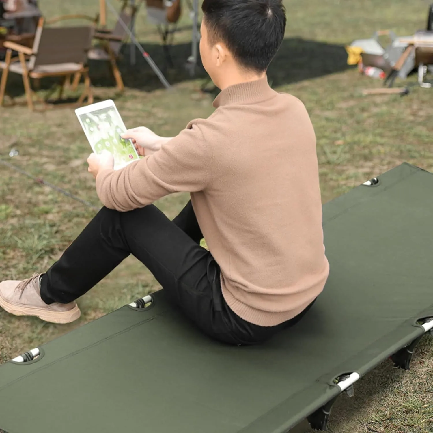 Lightweight Folding Tent Camping Cot Bed with Storage Bag 150kg Load Capacity Easy Setup Portable Compact Folding Bed