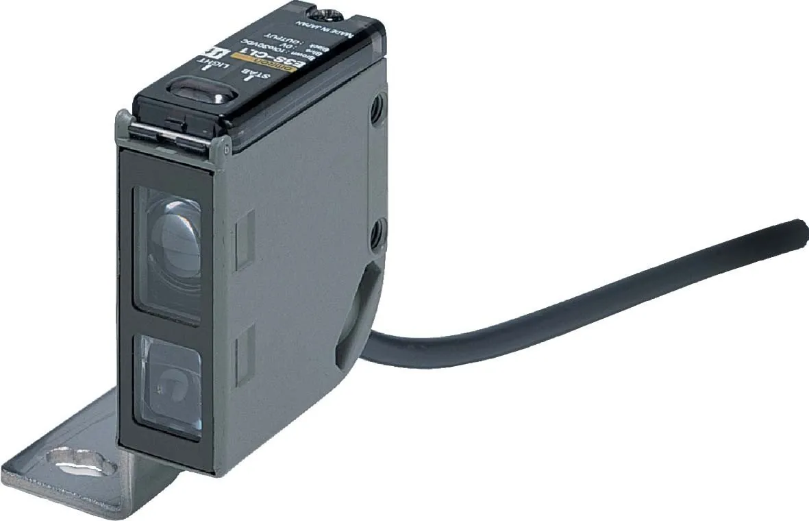 Omron E3S-CL2 2M Photoelectric Sensor