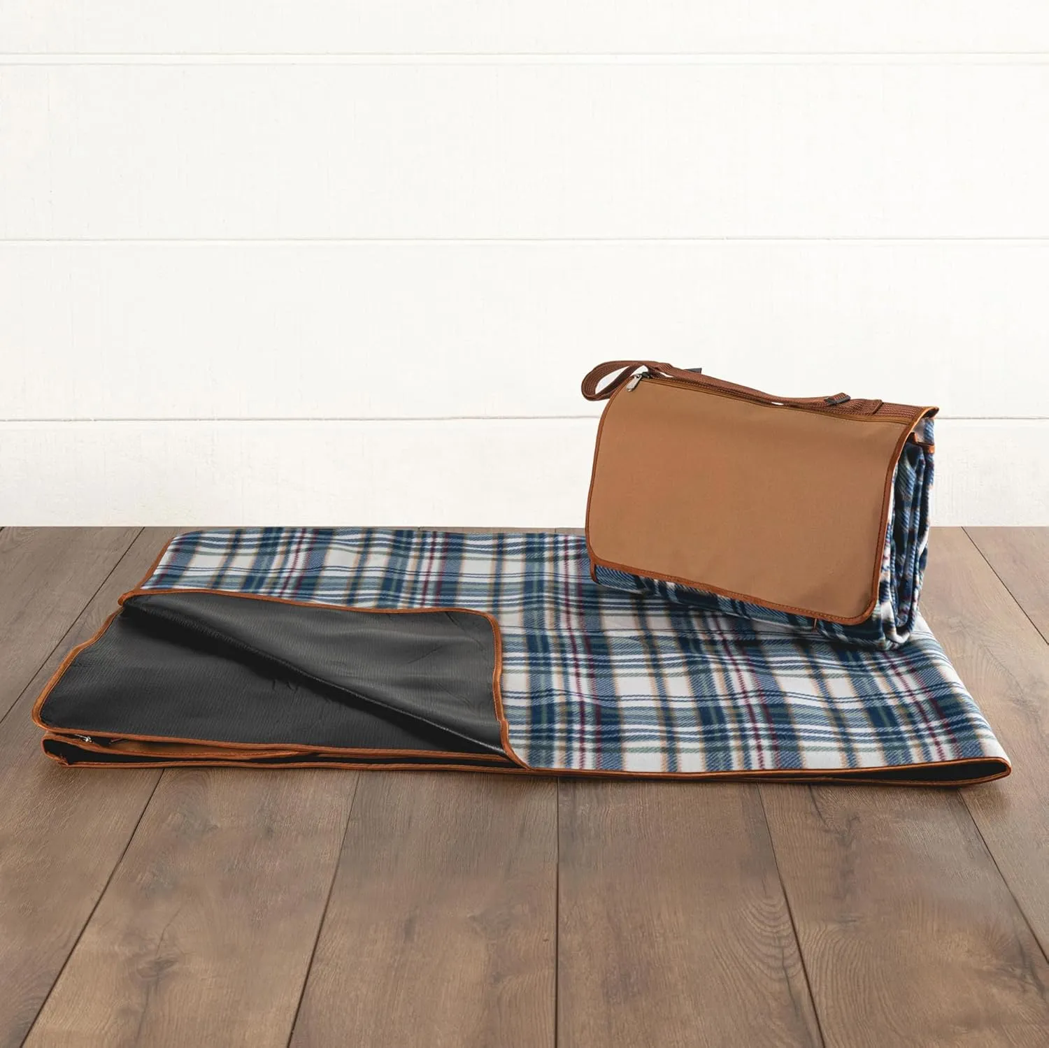 ONIVA - a Picnic Time Brand - Blanket Tote XL Outdoor Picnic Blanket - Beach Blanket - Camping Blanket