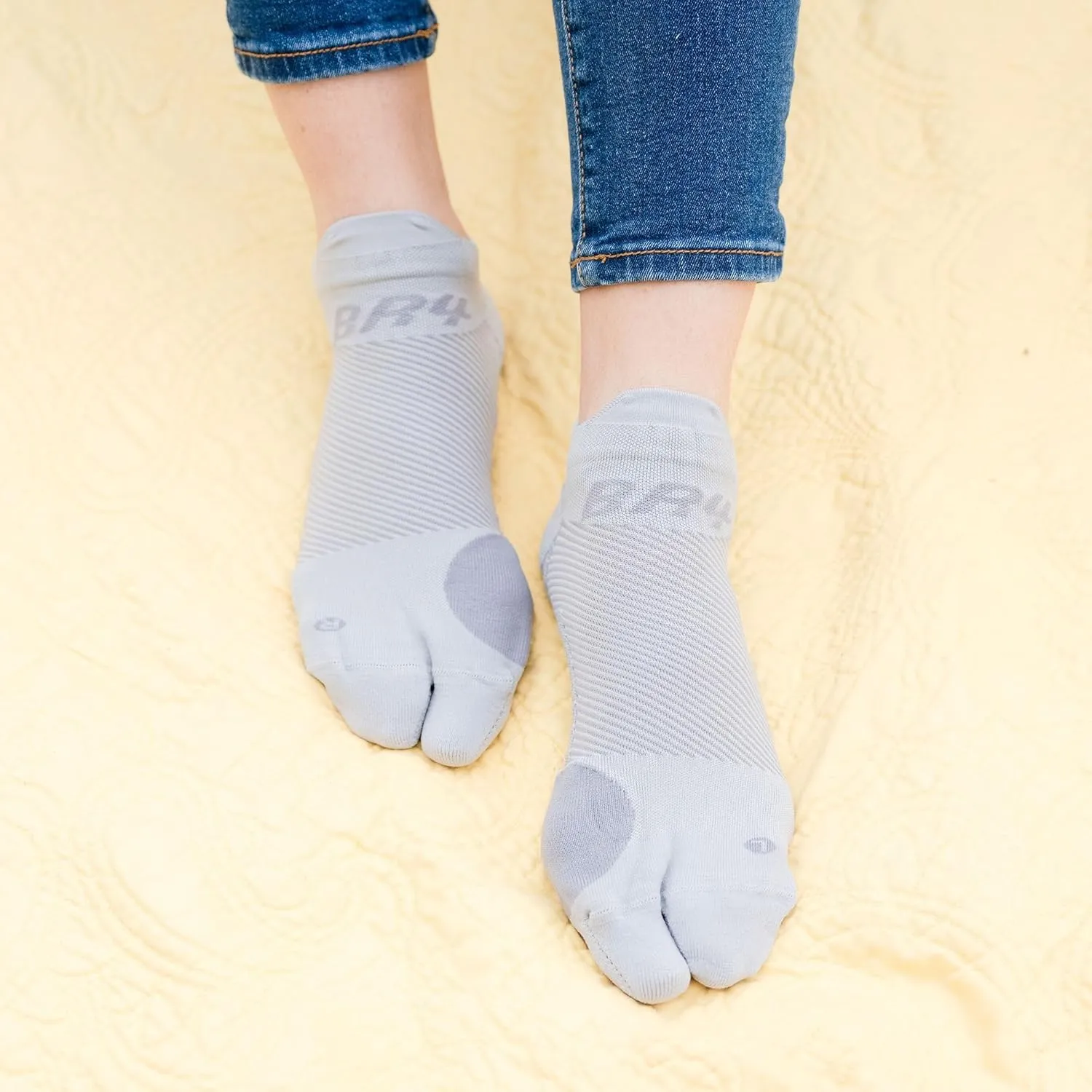 OrthoSleeve Bunion Relief Socks, Patented Split-Toe Design with a Cushioned Bunion Pad Separates Toes, Relieves Bunion Pain and Reduces Toe Friction